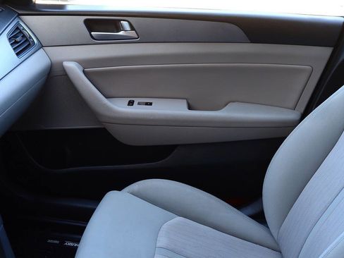Used 2017 Hyundai Sonata SE FWD image 15