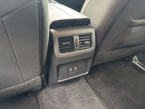 Used 2025 Nissan Rogue SV AWD/4WD image 23