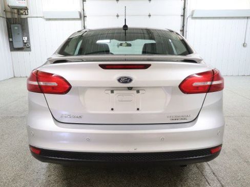 Used 2015 Ford Focus Titanium FWD image 8