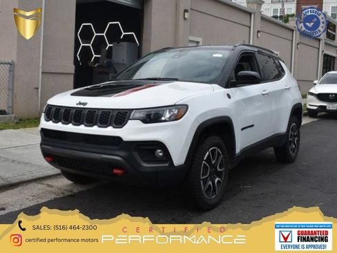 Used 2025 Jeep Compass Trailhawk AWD/4WD image 1
