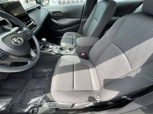 Used 2025 Toyota Corolla LE FWD image 22