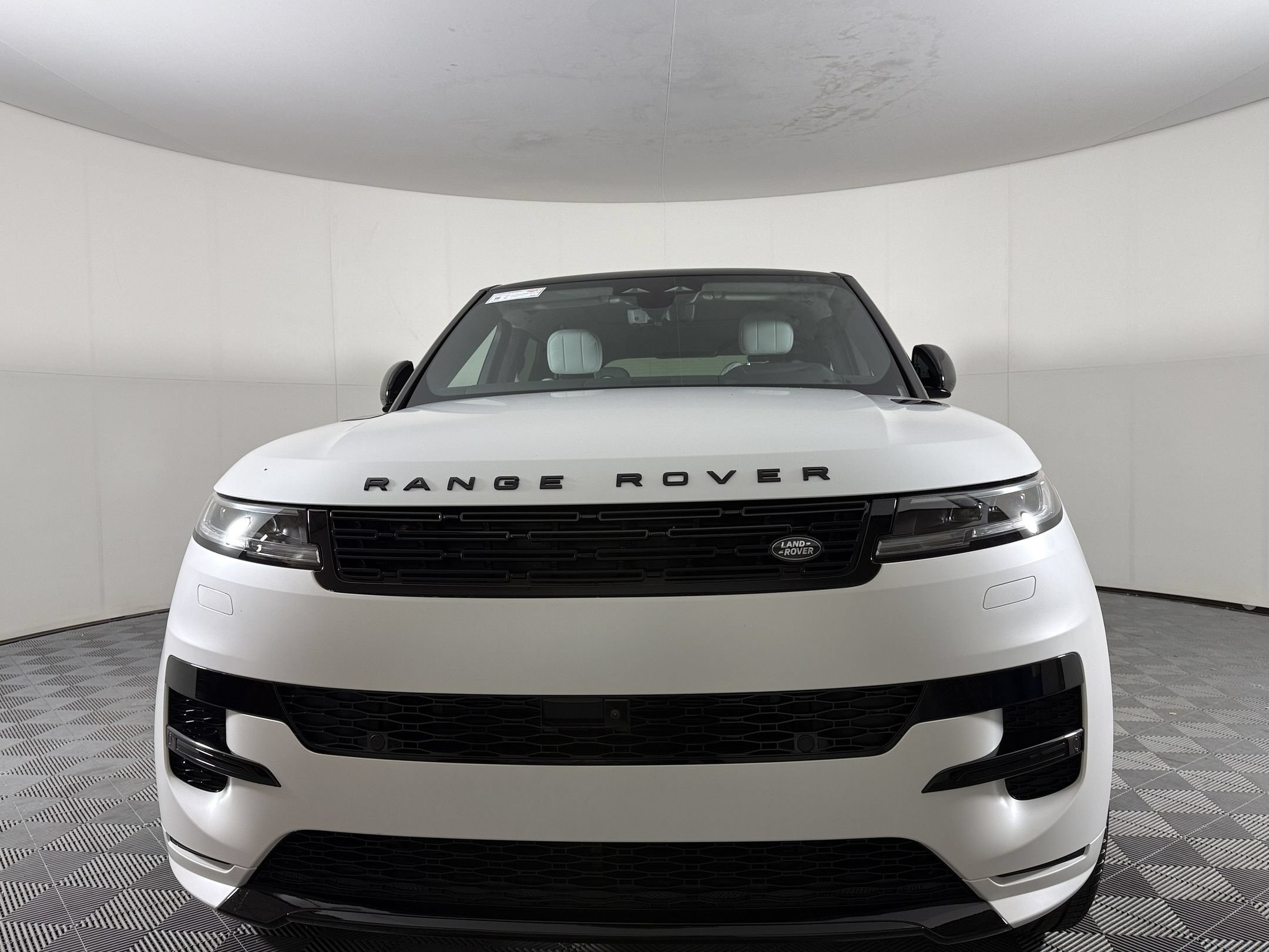 New 2027 Land Rover Range Rover Sport Battersea AWD/4WD image 6
