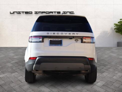 Used 2018 Land Rover Discovery SE image 6