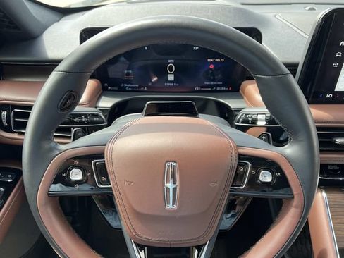 Used 2025 Lincoln Aviator Reserve w/ Illumination Package AWD/4WD image 22