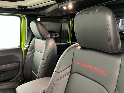 New 2025 Jeep Gladiator Rubicon AWD/4WD image 16