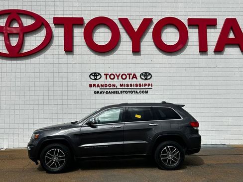 Used 2017 Jeep Grand Cherokee Limited image 4