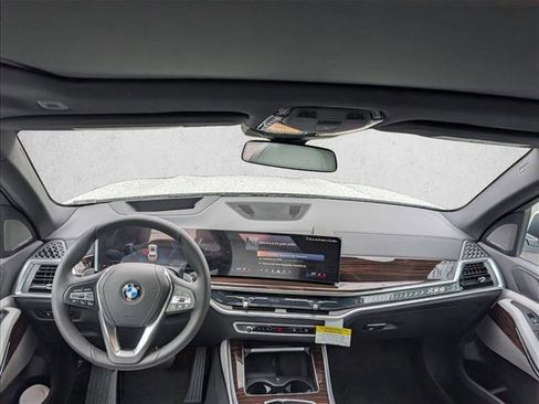 New 2026 BMW X5 sDrive40i w/ Climate Comfort Package image 16