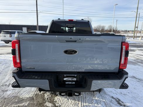 Used 2024 Ford F250 Lariat w/ Black Appearance Package image 5