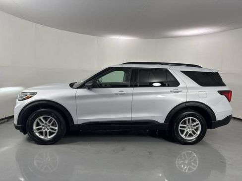 Used 2026 Ford Explorer Active AWD/4WD image 30