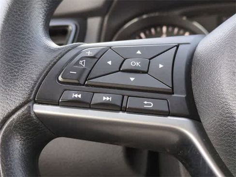 Used 2019 Nissan Rogue image 23