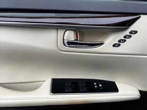 Used 2017 Lexus ES 350 image 11