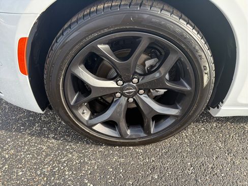 Used 2022 Chrysler 300 S w/ Comfort Group image 5