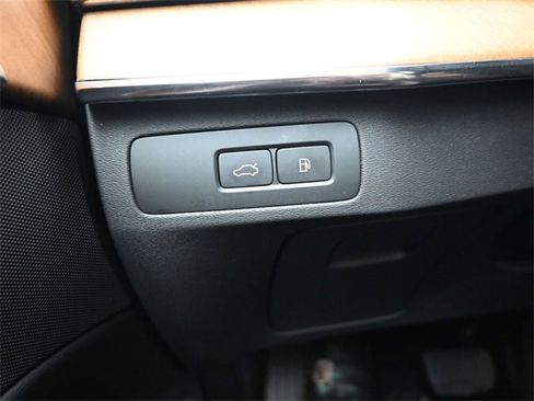 Used 2023 Volvo XC90 T8 Plus image 28