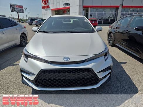 Used 2026 Toyota Corolla SE w/ SE Premium Package AWD/4WD image 3