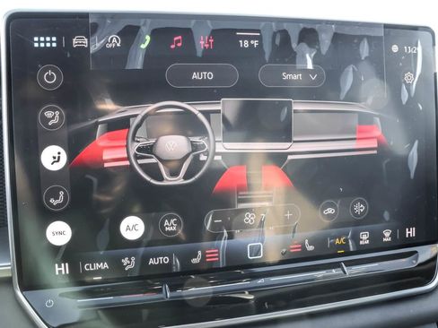 New 2026 Volkswagen Tiguan SE image 30