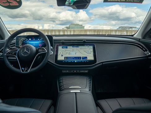 Certified 2025 Mercedes-Benz E 350 4MATIC Sedan image 16