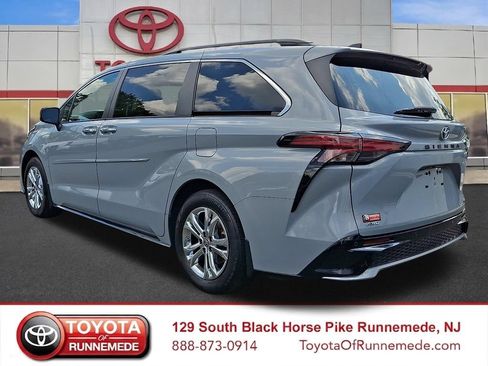 Certified 2023 Toyota Sienna XSE w/ XSE Plus Package AWD/4WD image 4