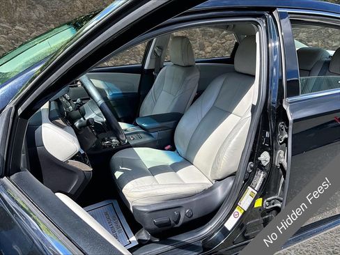 Used 2015 Toyota Avalon XLE Premium FWD image 18