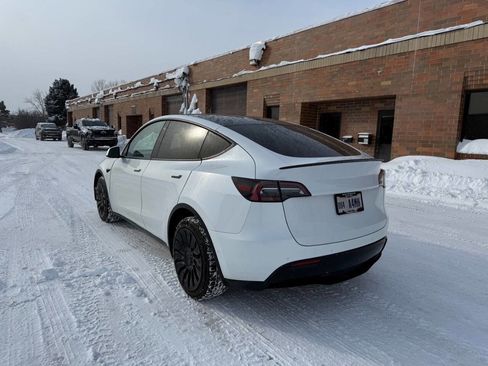 Used 2022 Tesla Model Y Long Range image 3