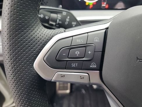 New 2026 Volkswagen Tiguan SE R-Line FWD image 21