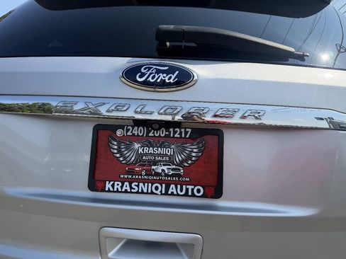 Used 2014 Ford Explorer XLT w/ Equipment Group 201A AWD/4WD image 9