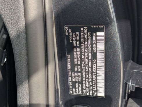 New 2026 Porsche Macan image 30