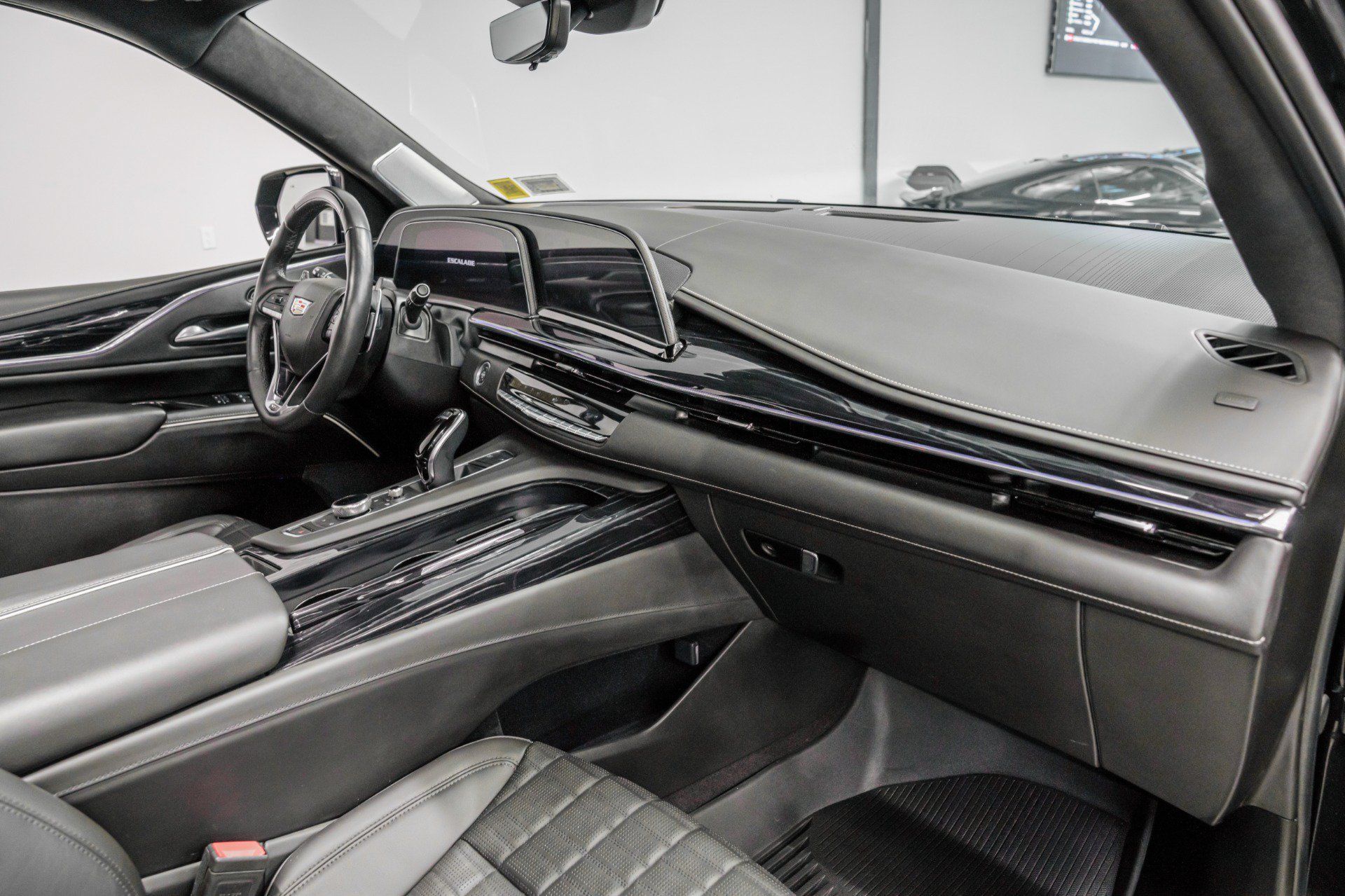 Used 2024 Cadillac Escalade ESV V w/ LPO, Floor Liner Package AWD/4WD image 13