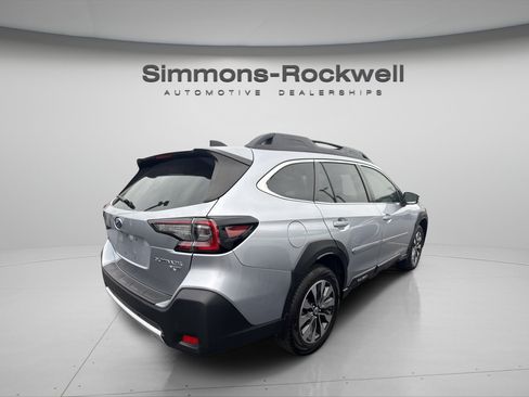 Used 2025 Subaru Outback Limited XT AWD/4WD image 4