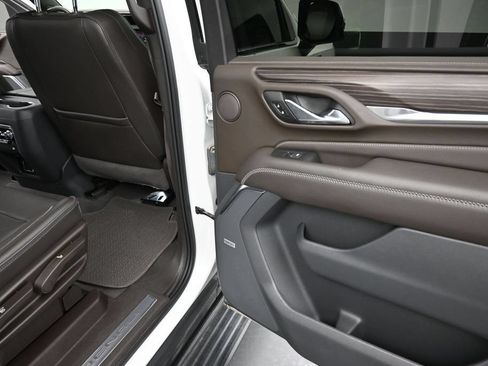 Used 2022 GMC Yukon XL Denali AWD/4WD image 21