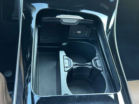 Certified 2024 Mercedes-Benz CLE 300 4MATIC Coupe image 33