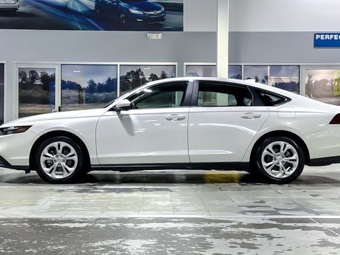 Used 2025 Honda Accord LX image 2