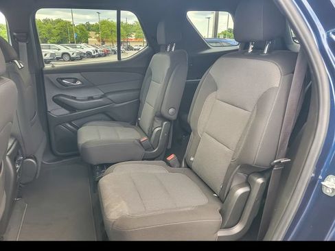 Used 2023 Chevrolet Traverse LT FWD image 16
