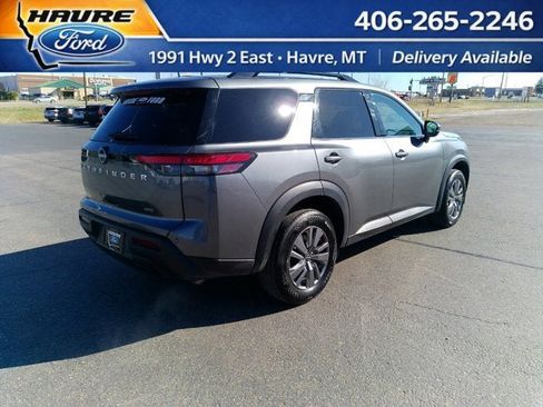 Used 2025 Nissan Pathfinder SV AWD/4WD image 18