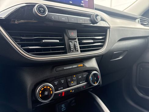 Used 2022 Ford Escape SE w/ Cold Weather Package image 36