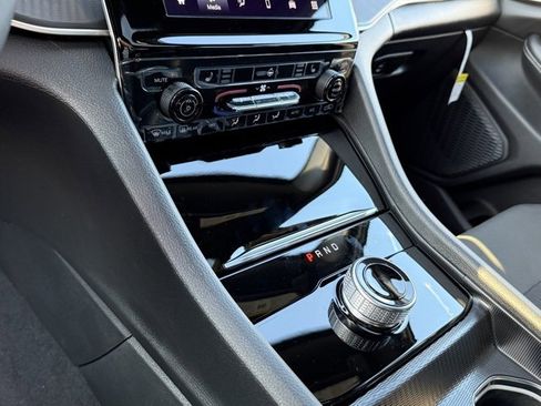 New 2025 Jeep Grand Cherokee Laredo X w/ Luxury Tech Group I image 25