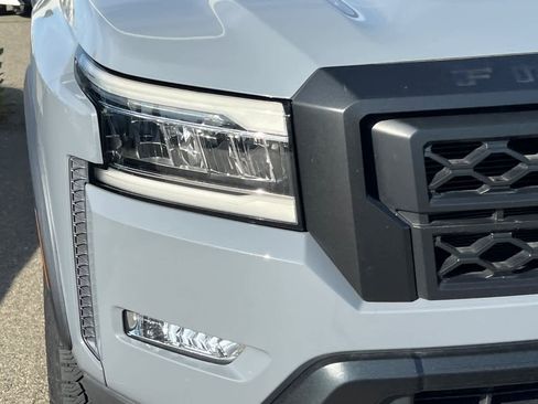 Used 2022 Nissan Frontier Pro-X w/ Pro-X Premium Package image 8