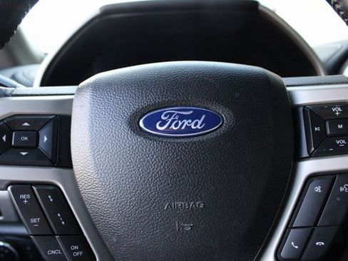 Used 2019 Ford F150 Lariat w/ Equipment Group 502A Luxury image 12