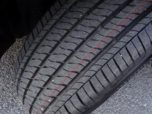 Used 2025 Toyota Corolla LE image 27