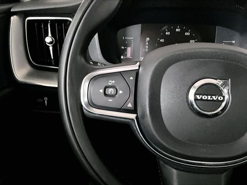 Used 2019 Volvo XC60 T5 Momentum w/ Premium Package AWD/4WD image 24