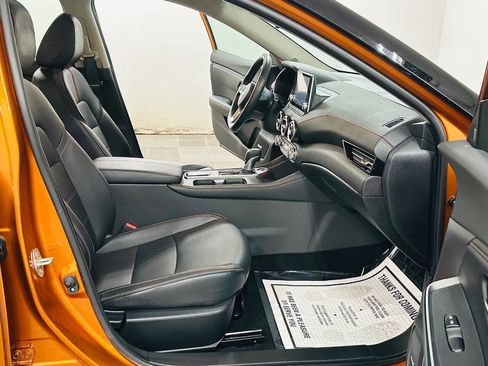 Used 2023 Nissan Sentra SR w/ SR Premium Package image 9