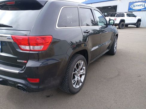 Used 2012 Jeep Grand Cherokee SRT8 w/ Luxury Group II AWD/4WD image 8