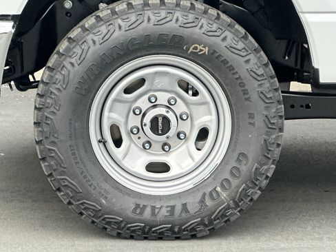 New 2026 Ford F250 XL w/ XL Off-Road Package image 23