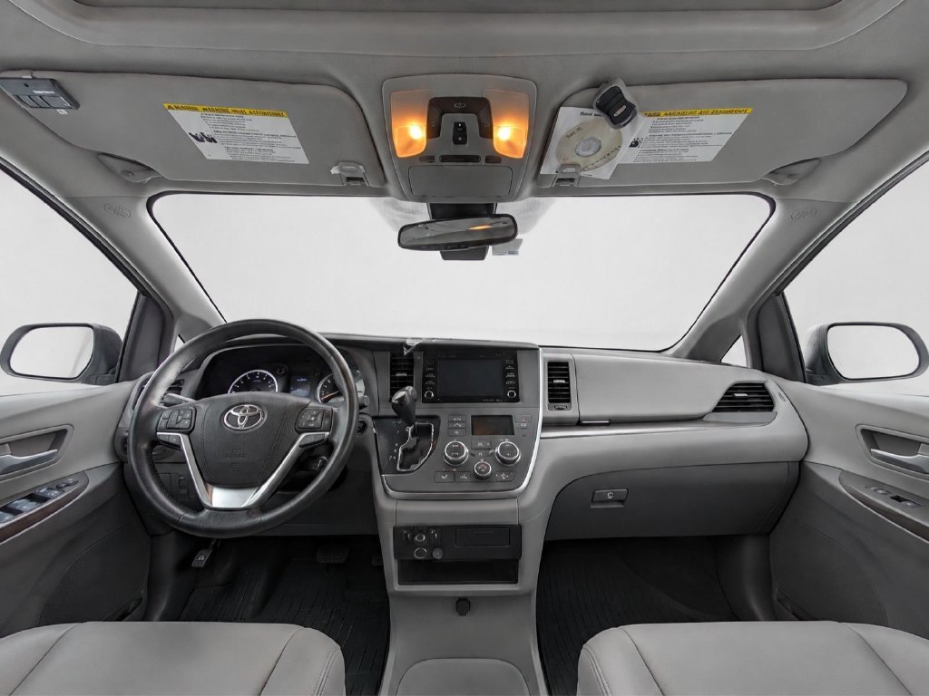 Used 2018 Toyota Sienna XLE w/ XLE Navigation Package AWD/4WD image 14