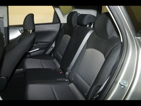 Used 2025 Kia Soul LX w/ LX Technology Package FWD image 25