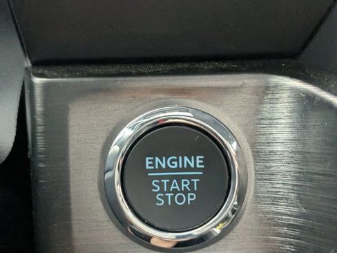 Used 2023 Ford F450 Lariat image 25