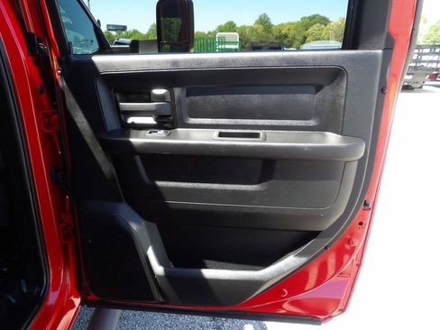 Used 2021 RAM 5500 Tradesman w/ Chrome Appearance Group image 32