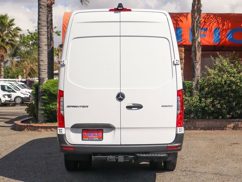 Used 2021 Mercedes-Benz Sprinter 3500 image 7