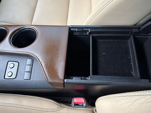 Used 2016 Toyota Avalon Limited FWD image 32