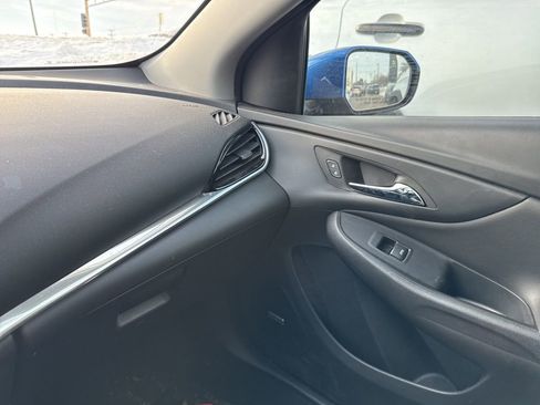 Used 2018 Chevrolet Volt Premier w/ Driver Confidence Package image 4