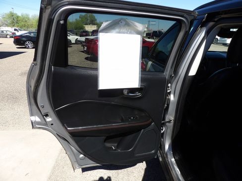 Used 2021 Jeep Compass Trailhawk AWD/4WD image 11